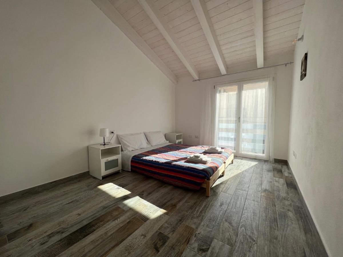 Casa Sylvia Lägenhet SantʼAntìoco Exteriör bild